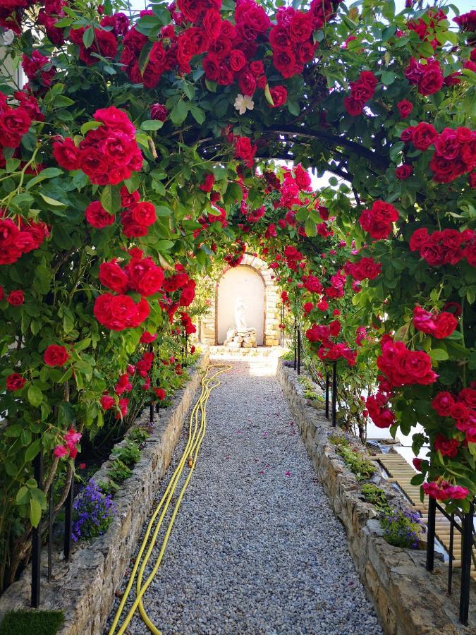 La Roseliere Maison Plain Pied Confortable Belle Decoration Jardin Magnifique 10 Mn A Pied Centre Ville Bayeux Proche Plages Du Debarquement Экстерьер фото