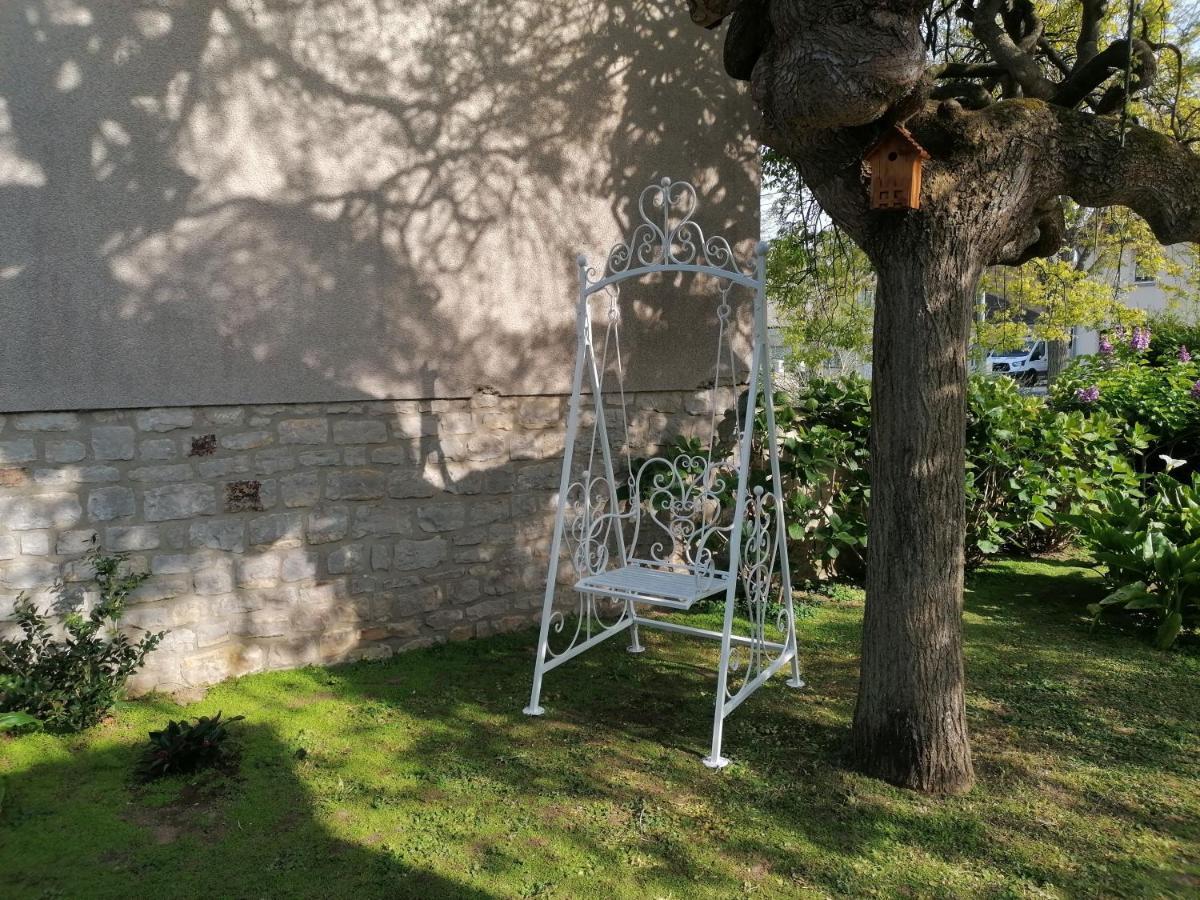 La Roseliere Maison Plain Pied Confortable Belle Decoration Jardin Magnifique 10 Mn A Pied Centre Ville Bayeux Proche Plages Du Debarquement Экстерьер фото