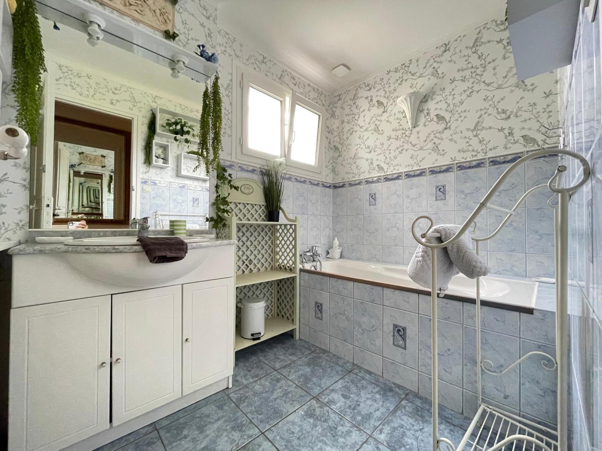 La Roseliere Maison Plain Pied Confortable Belle Decoration Jardin Magnifique 10 Mn A Pied Centre Ville Bayeux Proche Plages Du Debarquement Экстерьер фото