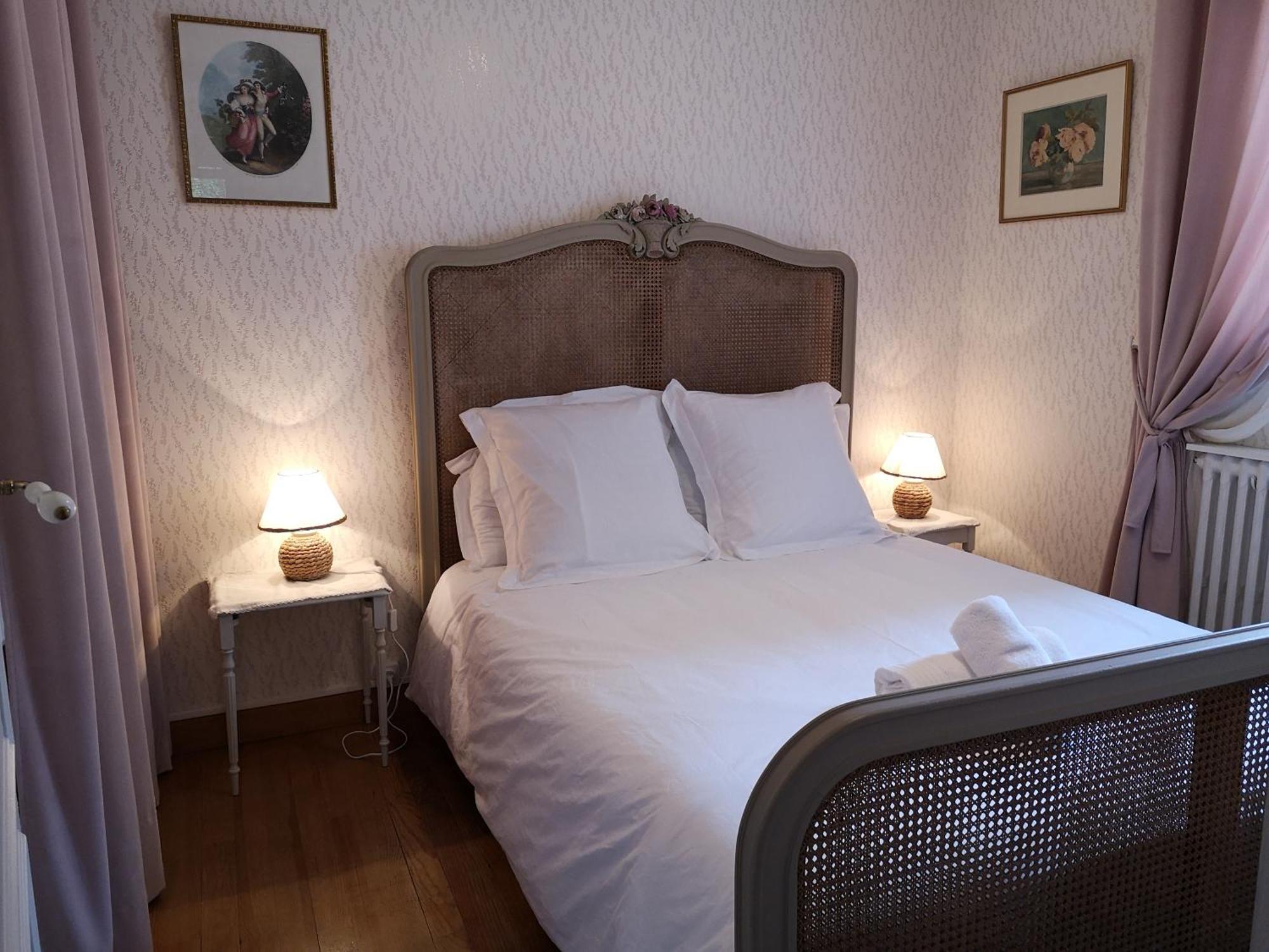 La Roseliere Maison Plain Pied Confortable Belle Decoration Jardin Magnifique 10 Mn A Pied Centre Ville Bayeux Proche Plages Du Debarquement Экстерьер фото